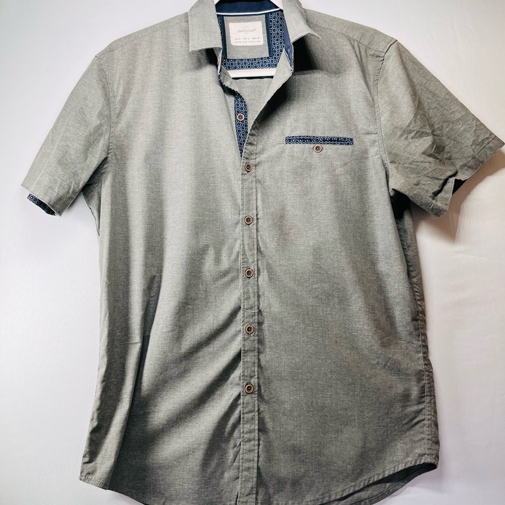 Casual Gray Button Down Shirt for Men‎